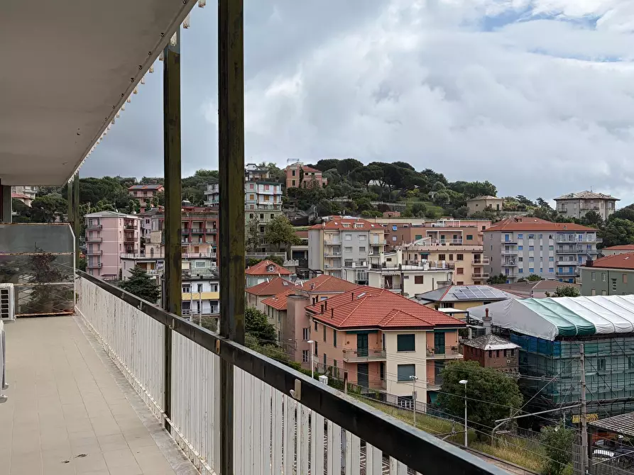 Immagine 4 di Quadrilocale in affitto  in Via Gioia 8 a Celle Ligure