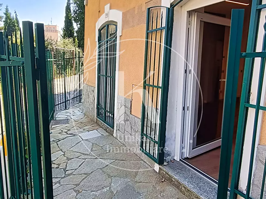 Immagine 24 di Trilocale in vendita  in Via Monturbano a Savona