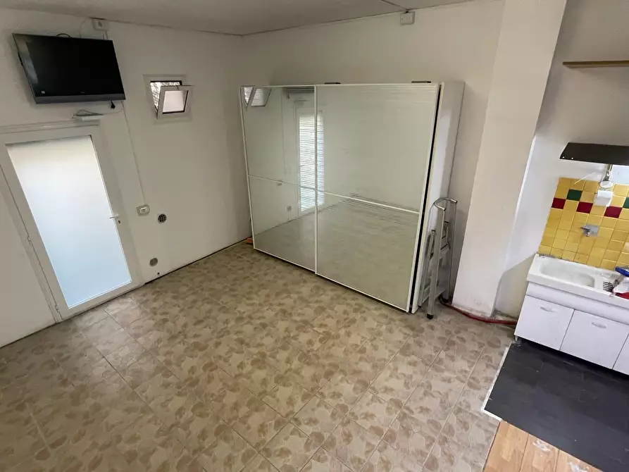 Immagine 8 di Garage in vendita  in Via Privata Olivetta a Savona