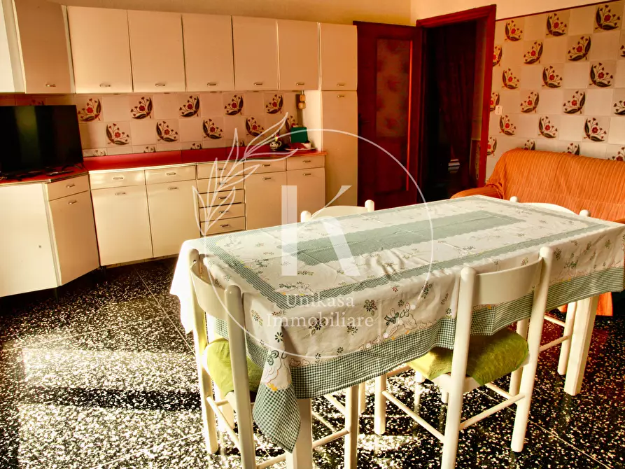 Immagine 4 di Trilocale in vendita  in Via Francesco Crispi 19 a Savona