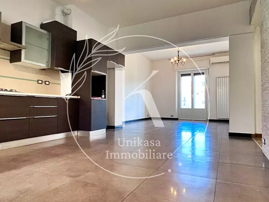 Immagine 36 di Pentalocale in vendita  in Piazza Aurelio Saffi a Savona