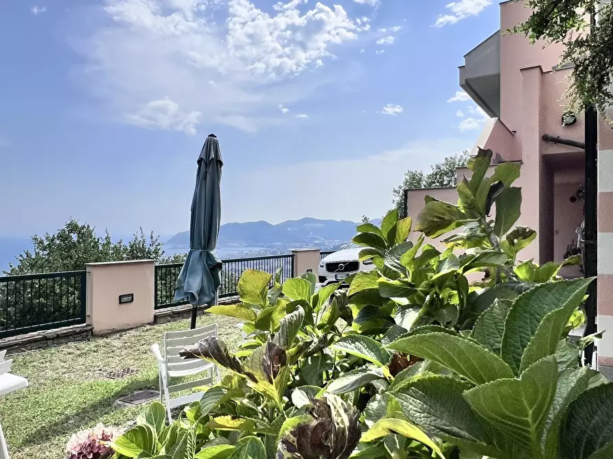 Immagine 9 di Villa in vendita  in Via Alla Strà a Savona