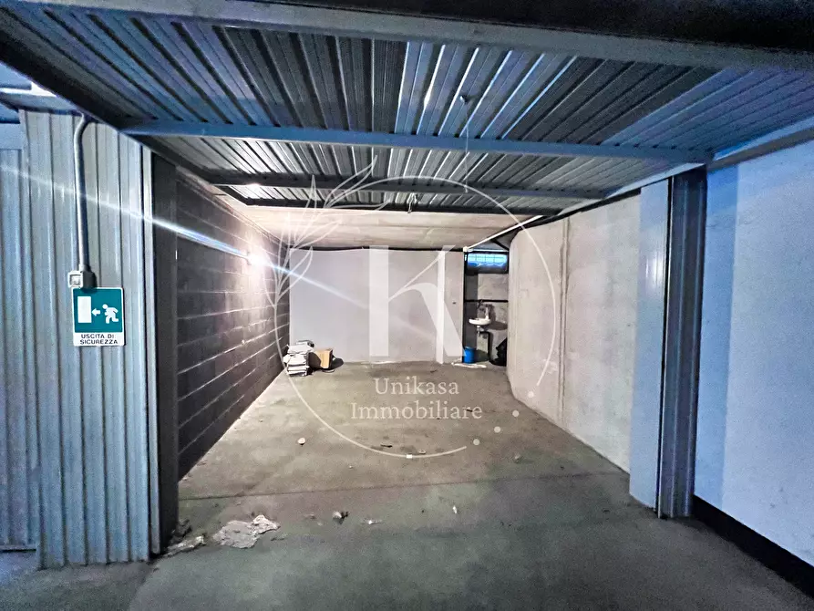 Immagine 7 di Garage in vendita  in via Mentana a Savona