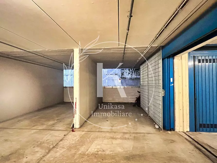 Immagine 4 di Garage in vendita  in Piazza Guido Rossa 1r a Savona