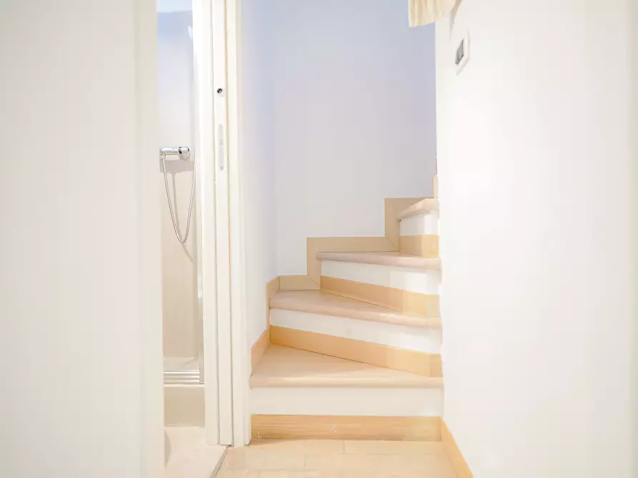 Immagine 22 di Palazzo in vendita  in Via Cattedrale a Ostuni