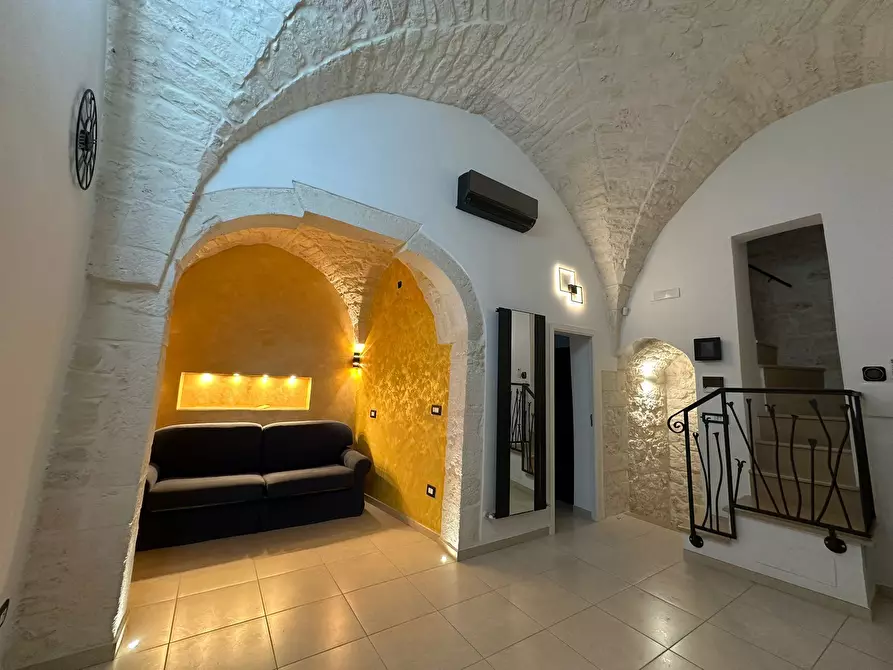 Immagine 1 di Casa indipendente in vendita  in Vicolo Sarpi a Ostuni
