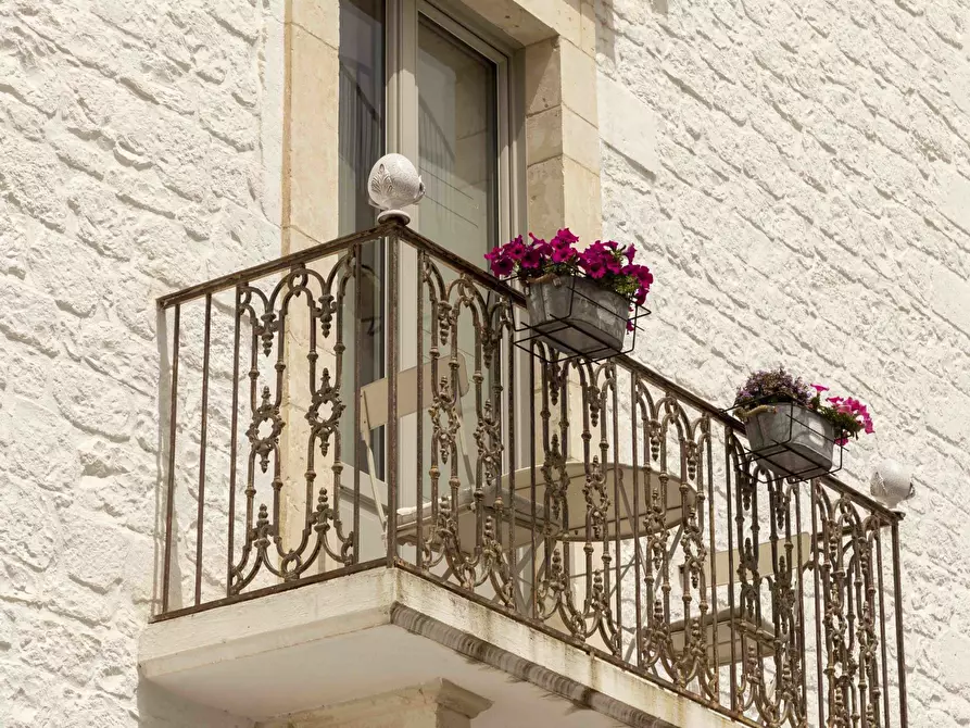 Immagine 1 di Palazzo in vendita  in Via Luca Mindelli a Ostuni