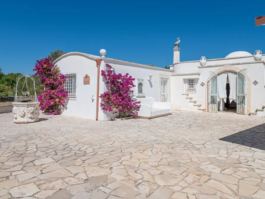 Immagine 1 di Villa in vendita  in contrada san benedetto a Ostuni