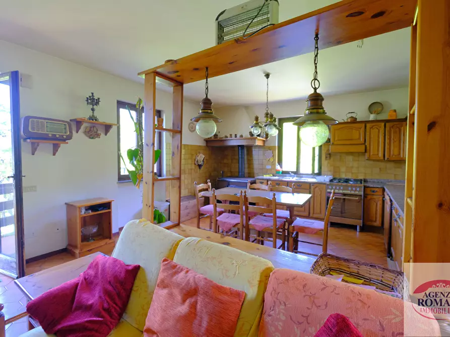 Immagine 10 di Casa trifamiliare in vendita  in Località Marrona 8 a Sassello