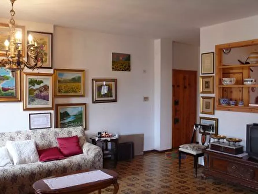 Immagine 6 di Appartamento in vendita  a Urbe