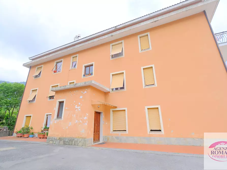 Immagine 2 di Trilocale in vendita  in Via Pero 156 a Varazze