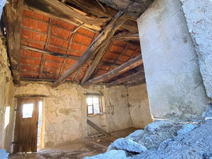 Immagine 6 di Rustico / casale in vendita  a Dego