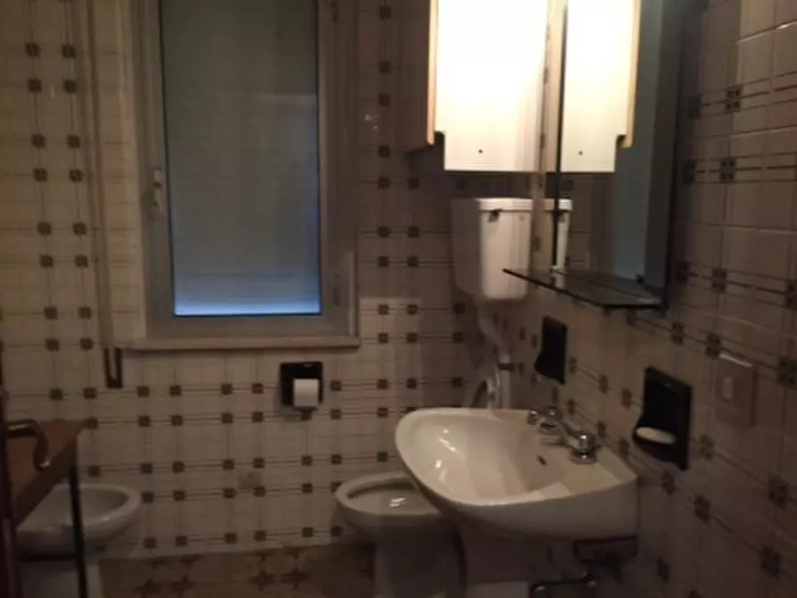 Immagine 2 di Appartamento in vendita  a Savona