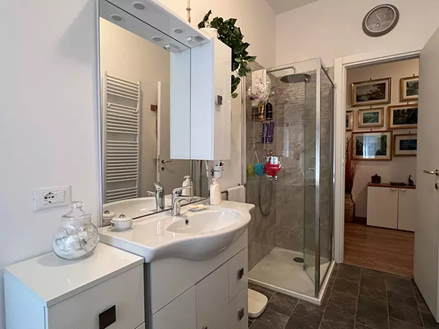 Immagine 13 di Pentalocale in vendita  a Urbe