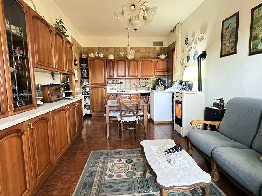 Immagine 15 di Appartamento in vendita  in SP49 41 a Urbe