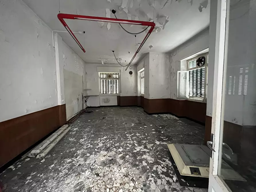 Immagine 5 di Palazzo in vendita  a Urbe