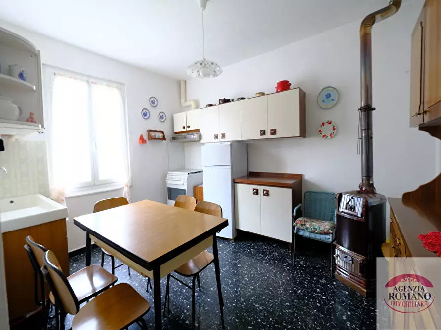 Immagine 15 di Rustico / casale in vendita  a Urbe