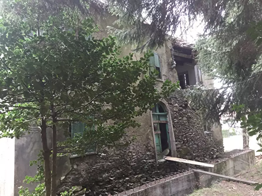 Immagine 2 di Rustico / casale in vendita  a Urbe