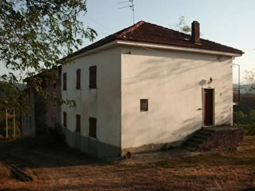 Immagine 7 di Rustico / casale in vendita  a Pareto