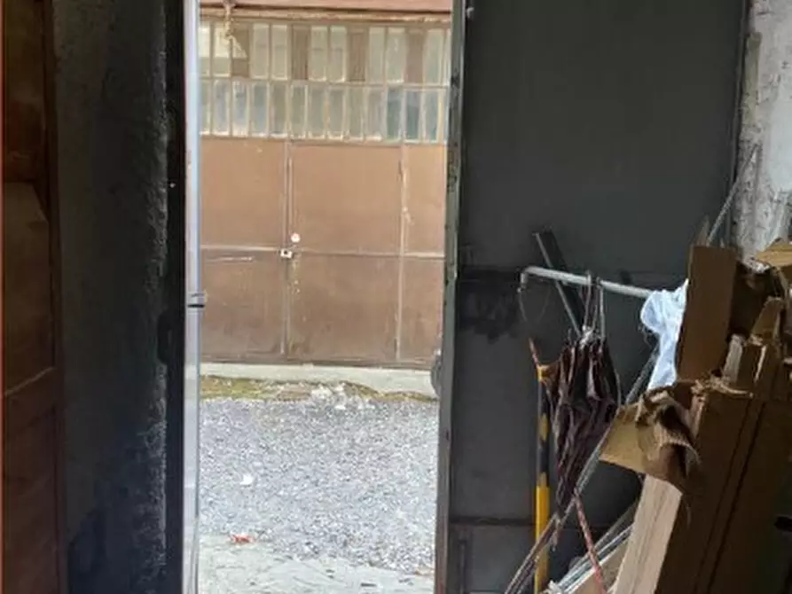 Immagine 6 di Magazzino in vendita  in Via Fereggiano 81 R a Genova