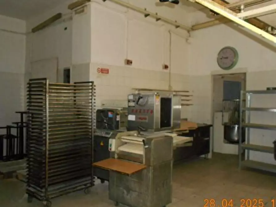 Immagine 12 di Locale commerciale in vendita  in Via Borgoratti 26 R a Genova