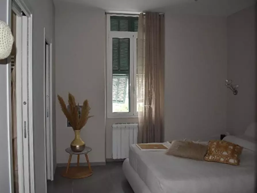 Immagine 4 di Pentalocale in vendita  in Via Aurelia 87 a Camporosso