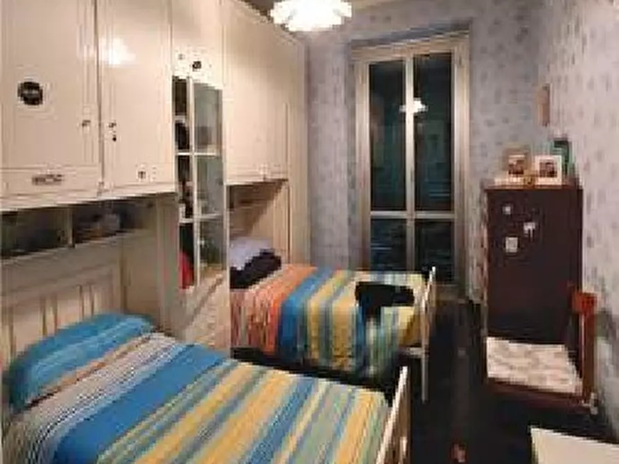 Immagine 7 di Pentalocale in vendita  in Via Sparta 34 a Genova