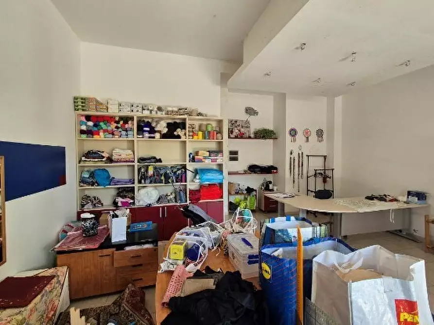 Immagine 6 di Locale commerciale in vendita  in Via dei Gazzi 51 a Loano