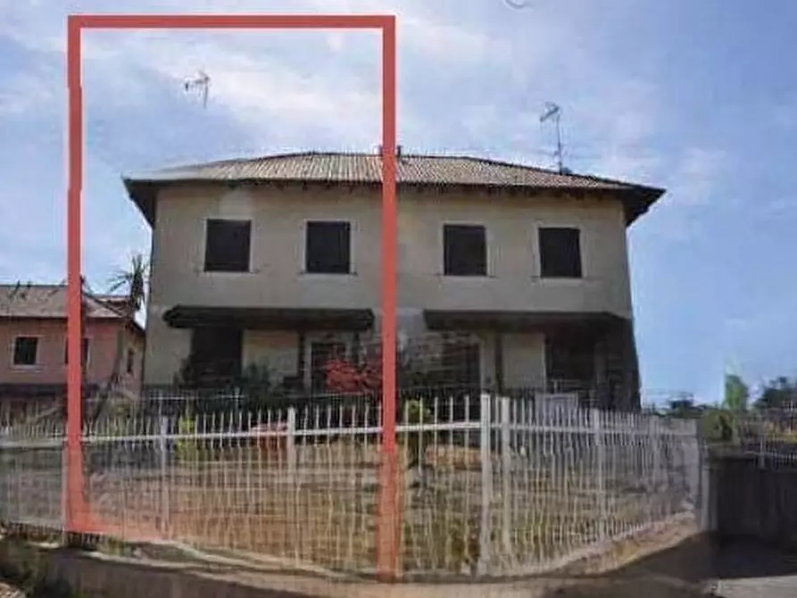 Immagine 1 di Pentalocale in vendita  in Via Caduti di Nassirya 14 a Capriata D'orba