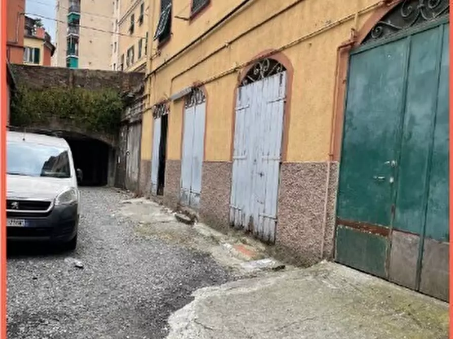 Immagine 8 di Magazzino in vendita  in Via Fereggiano 81 R a Genova