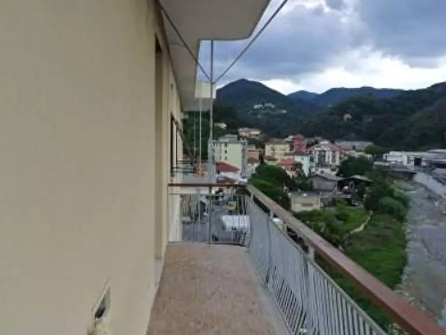 Immagine 8 di Pentalocale in vendita  in Via Giacomo Poirè 83 a Sant'olcese