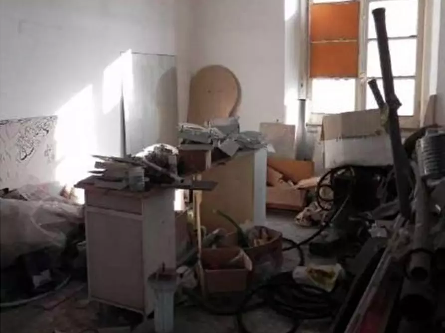 Immagine 3 di Pentalocale in vendita  in Via Sampierdarena 35 a Genova