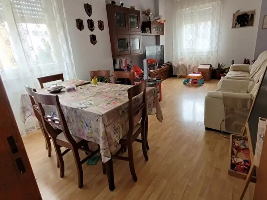 Immagine 3 di Pentalocale in vendita  in Via Ugo Foscolo 128/3 a La Spezia