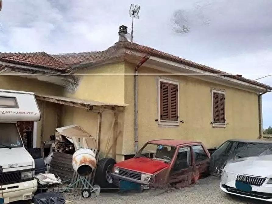 Immagine 7 di Villa in vendita  in Strada Comunale Bettole 3 a Tortona
