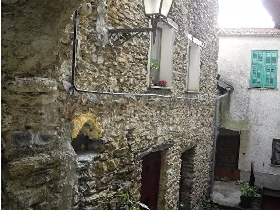 Immagine 1 di Pentalocale in vendita  in Via Palestro 10 a Cosio D'arroscia