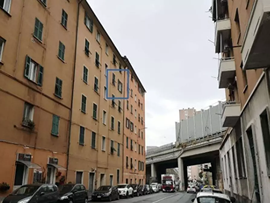 Immagine 1 di Pentalocale in vendita  in Via San Bartolomeo del Fossato 15 a Genova