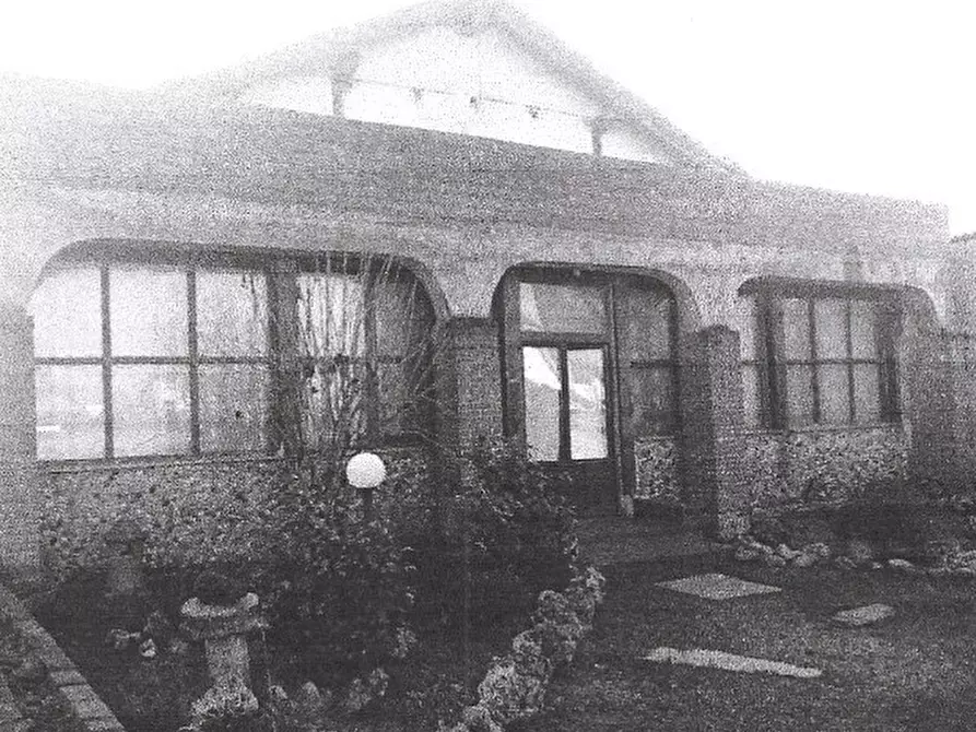 Immagine 1 di Villa in vendita  in Via A. Gramsci 23 a Lignana