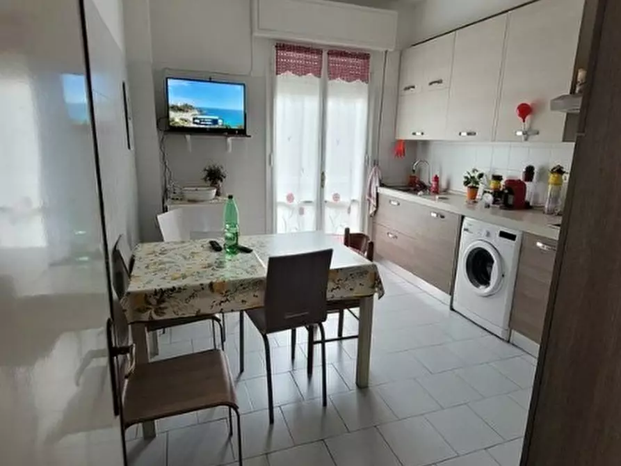 Immagine 4 di Pentalocale in vendita  in Via Ugo Foscolo 128/5 a La Spezia