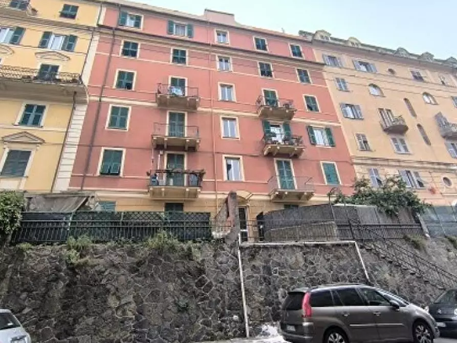 Immagine 1 di Pentalocale in vendita  in Via del Campasso 17 a Genova