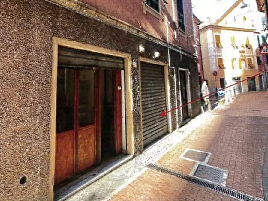 Immagine 1 di Garage in vendita  in Via Beata Chiara 10 a Genova