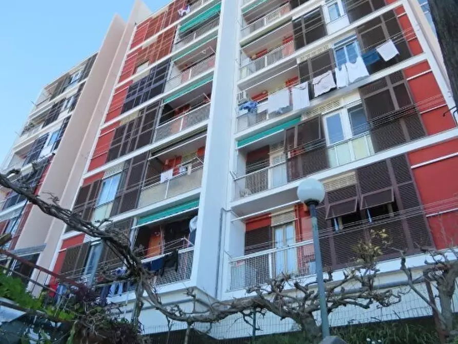 Immagine 1 di Pentalocale in vendita  in Via Antonio Sant'Elia 204/4 a Genova