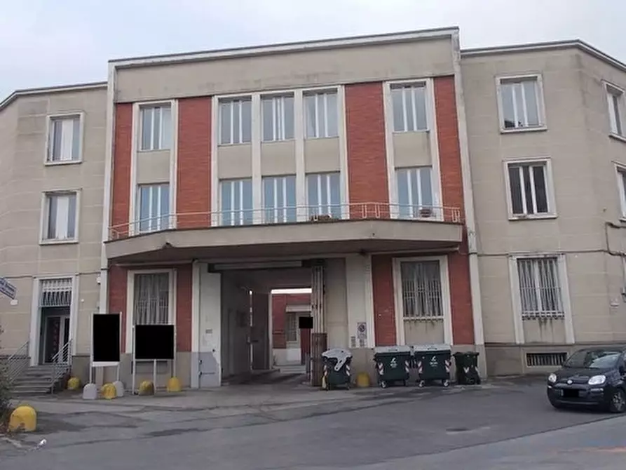 Immagine 1 di Pentalocale in vendita  in Strada del Drosso 165 a Torino