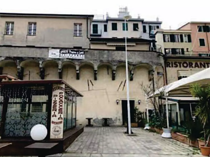 Immagine 1 di Locale commerciale in vendita  in Via alla Calata Marinetta 18 a Genova