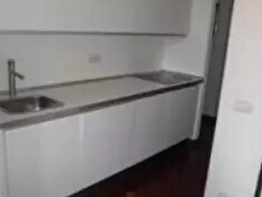 Immagine 4 di Trilocale in vendita  in Via Giacomo Agnesi 98 a Imperia