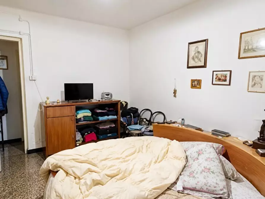 Immagine 5 di Pentalocale in vendita  in Via Assarotti 26/1 a Genova