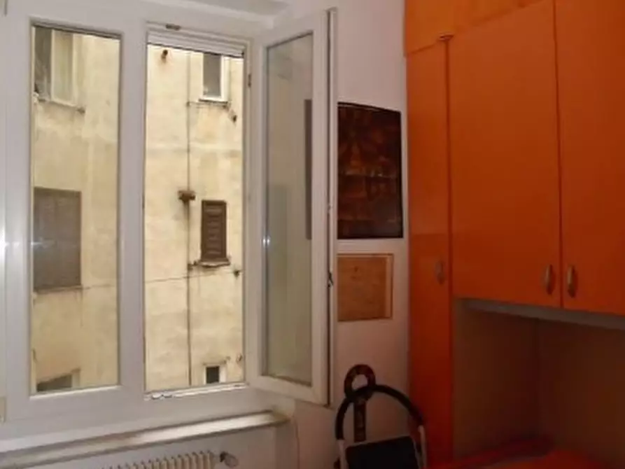 Immagine 10 di Pentalocale in vendita  in Via Fereggiano 185 a Genova