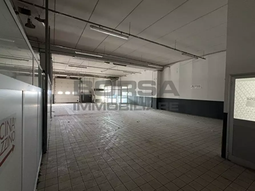 Immagine 5 di Showroom in affitto  in Via dei Ramai 2 a Livorno