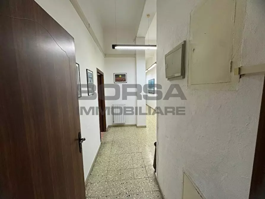 Immagine 7 di Ufficio in vendita  a Livorno