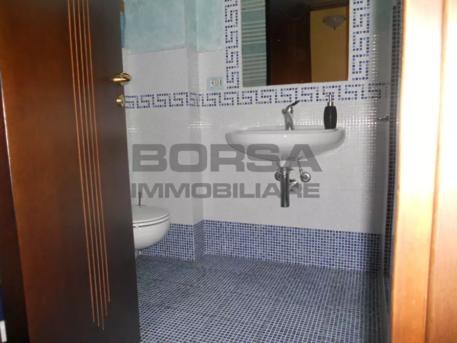 Immagine 23 di Appartamento in vendita  in Via Toti a Livorno