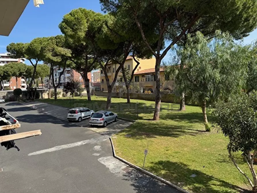 Immagine 1 di Quadrilocale in vendita  in Via della Bastia a Livorno